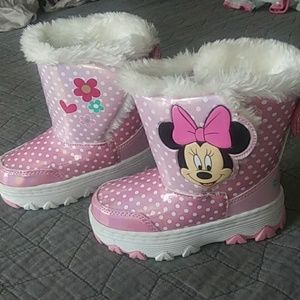 Disney Minnie Mouse winter snow boot